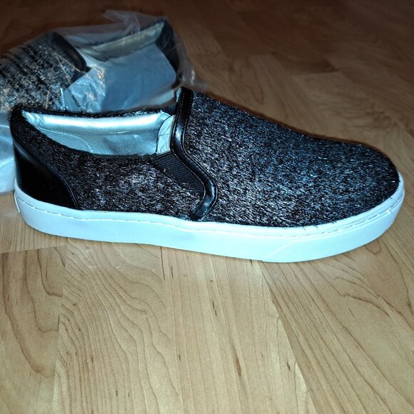 NWT Luichiny Womens Vay Kay Slip On Sneaker Shoes Furry Texture Black/Silver - Picture 3 of 8